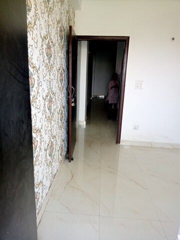 Room in 1 BHK Builder Floor at Paryavaran Complex – for Rent