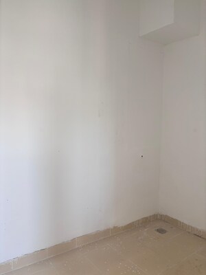 Room in 3 BHK Builder Floor at BPTP District, Sector 81 – for Sale