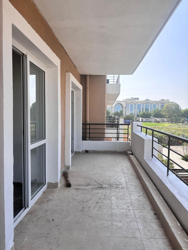 Balcony, bptp-district 3 Bedroom 1481 Sq.Ft. Builder Floor In Sector 81 Faridabad 8445380