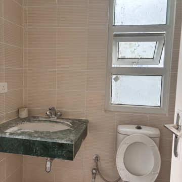 Bathroom in 3.5 BHK Builder Floor at BPTP Park 81, Sector 81 – for Sale