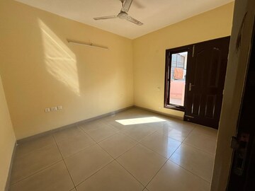 Room in 2 BHK Builder Floor at Wave Prime Floors, Wave City – for Rent