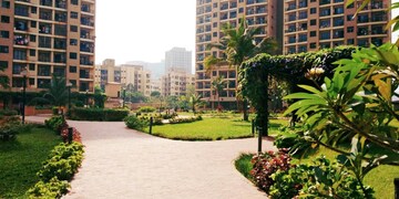 2 BHK Apartment – Garden View at K Raheja Heights, Malad East - for Rent