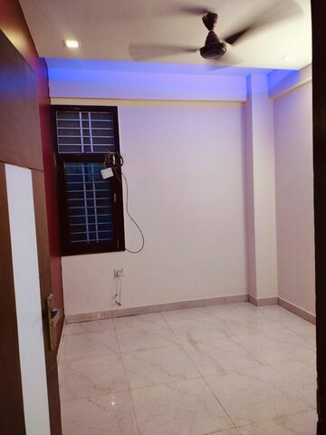 Room in 2 BHK Builder Floor at Indrapuram – for Sale