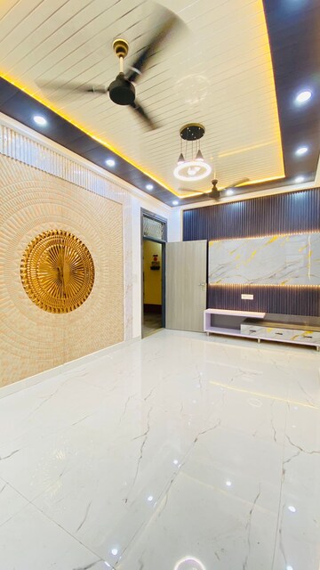 Room in 2 BHK Builder Floor at Indrapuram – for Sale