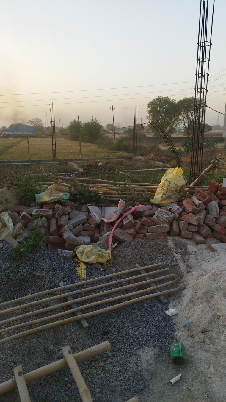 Garden, krishna-enclave-morta  130 Sq.Yd. Plot In Morta Ghaziabad 8445444