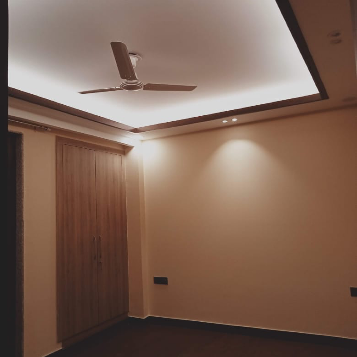 4 BHK + Servant Room Apartment For Sale in Tata Primanti-Executive Apartments