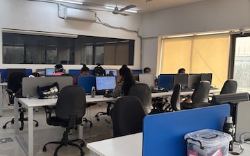 Office Space For Rent in Evershine Mall, Malad West