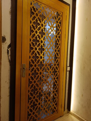 Bedroom in 3 BHK Builder Floor at Nirala Greenshire, Sector 2 Greater Noida – for Rent