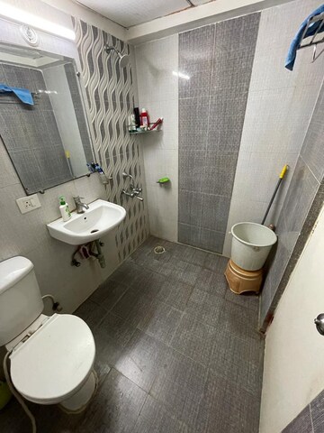 Bathroom in 4 BHK Apartment at Sunshine Helios, Sector 78 – for Rent