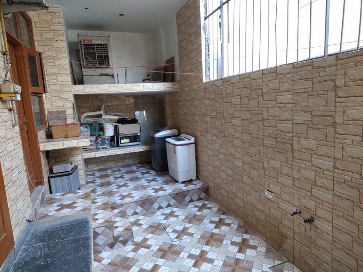 Kitchen, sector 15 2 Bedroom 112 Sq.Mt. Builder Floor In Sector 15 Noida 8445547