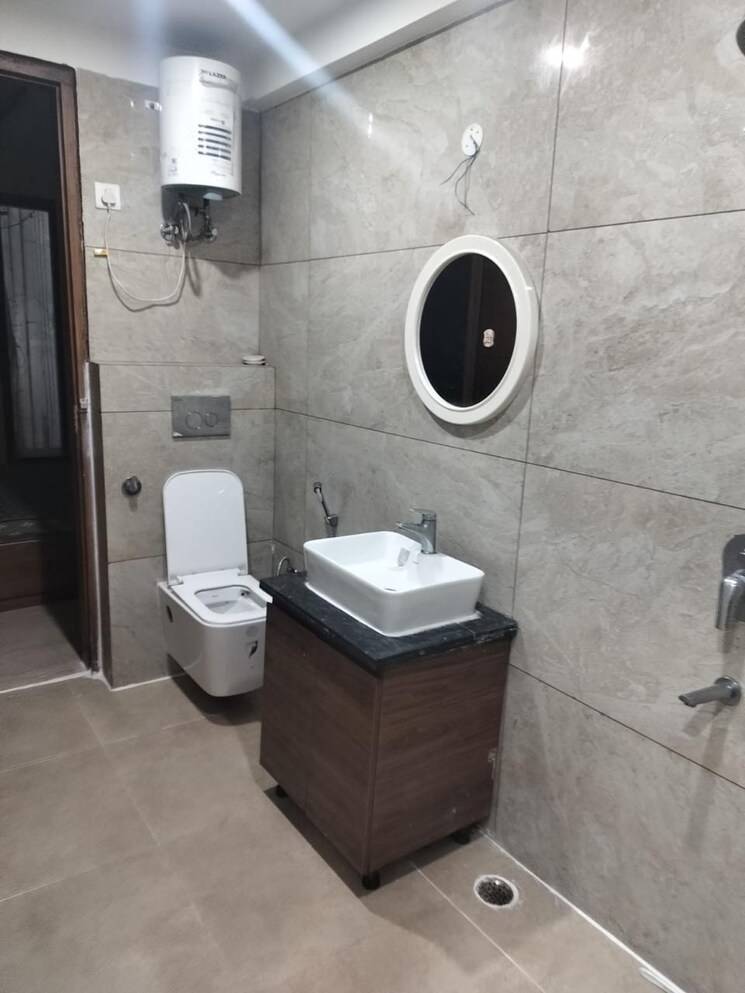 Bathroom, sector 15 ii 3 Bedroom 3500 Sq.Ft. Builder Floor In Sector 15 ii Gurgaon 8445561