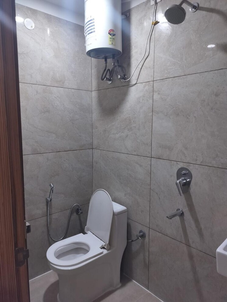 Bathroom, sector 15 ii 3 Bedroom 3500 Sq.Ft. Builder Floor In Sector 15 ii Gurgaon 8445561