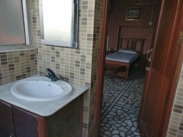 2 BHK Builder Floor For Rent in Sector 19