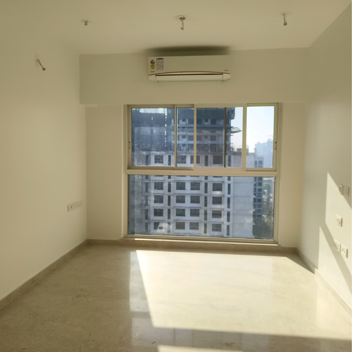2 BHK Apartment For Sale in Rustomjee Prive