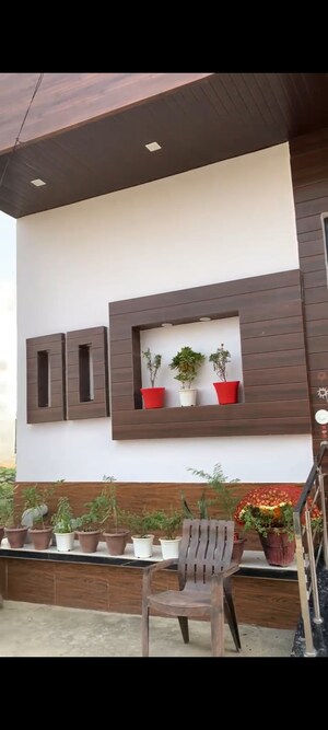 Room in 5 BHK Independent House at Raj Nagar Extension – for Sale