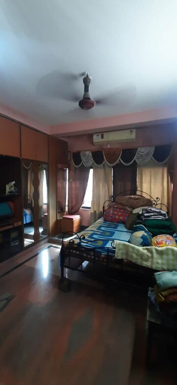 Bedroom in 5 BHK Independent House at Thakurpukur – for Sale