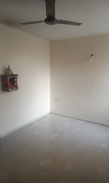 Room in 1 BHK Apartment at Omaxe GH6 EWS and LIG, Sarsawan – for Rent