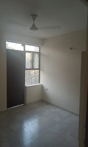 Room in 1 BHK Apartment at Omaxe GH6 EWS and LIG, Sarsawan – for Rent