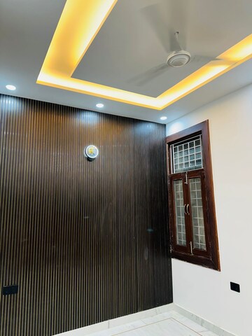 Furnished Amenities in 3 BHK Builder Floor at Indrapuram – for Sale