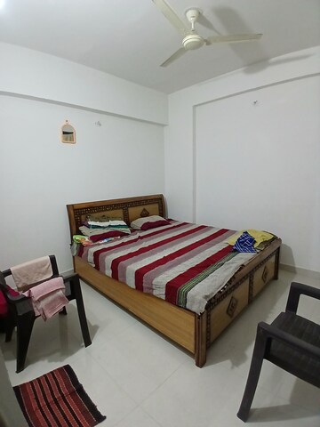 Room in 2 BHK Apartment at Besa rd – for Rent