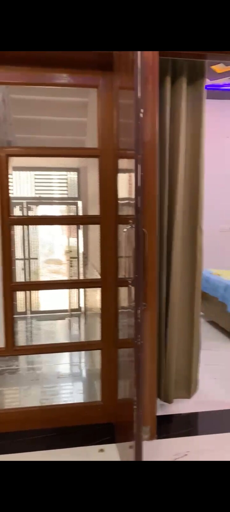 Room, raj nagar extension 5 Bedroom 100 Sq.Yd. Independent House In Raj Nagar Extension Ghaziabad 8445759