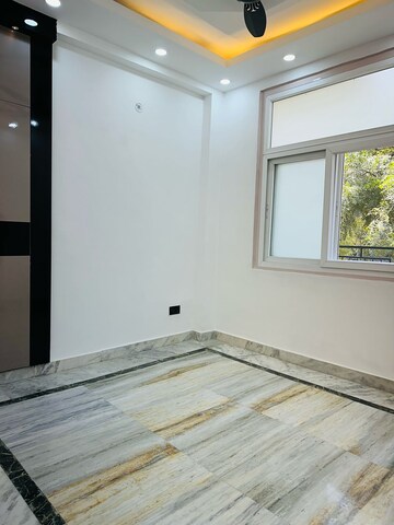 Room in 2 BHK Builder Floor at Indrapuram – for Sale