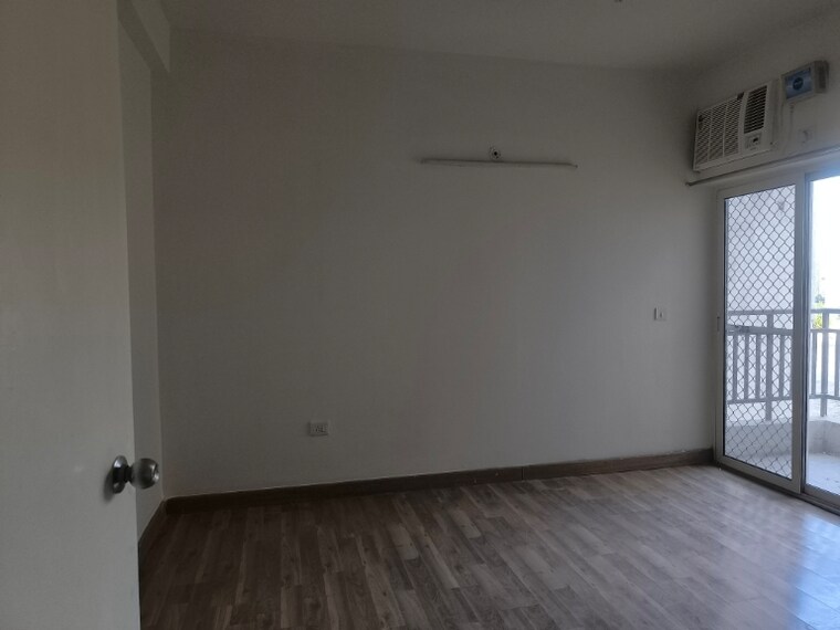 Room, puri-aman-vilas 3 Bedroom 2600 Sq.Ft. Apartment In Sector 89 Faridabad 8445772