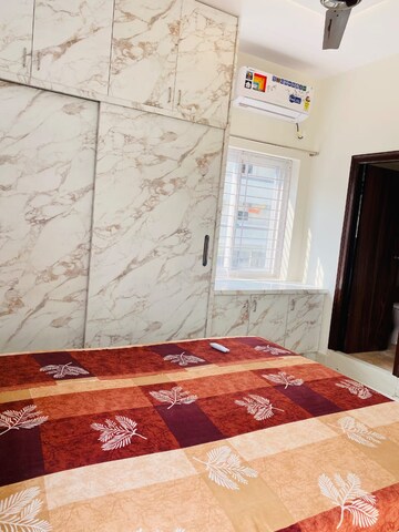 Bedroom in 3 BHK Builder Floor at Kondapur – for Rent