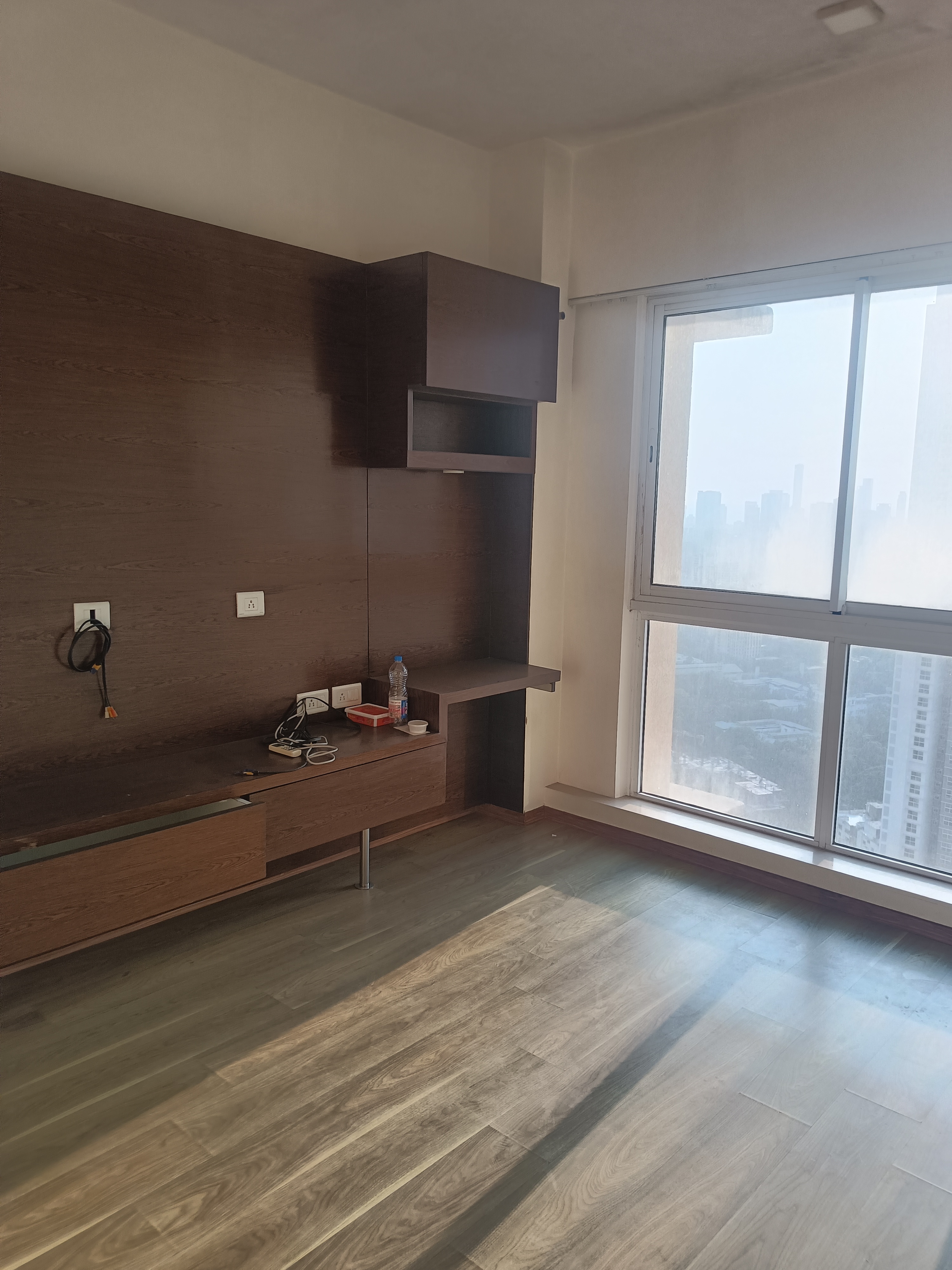 2.5 BHK Apartment For Sale in LnT Crescent Bay T4