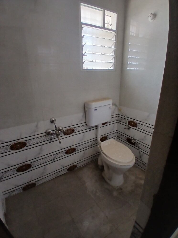 Attached Bathroom, narendra nagar 3 Bedroom 1400 Sq.Ft. Apartment In Narendra Nagar Nagpur 8445833