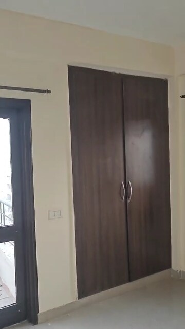 Furnished Amenities in 3 BHK Apartment at BPTP The Resort, Sector 75 – for Rent