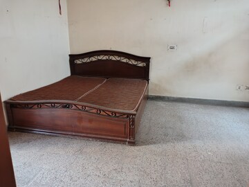 Furnished Amenities in 1 RK Independent House at Sector 10a – for Rent