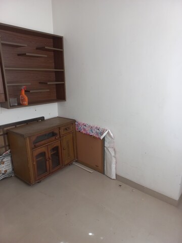 Furnished Amenities in 3 BHK Apartment at Puri Pratham, Sector 84 – for Rent