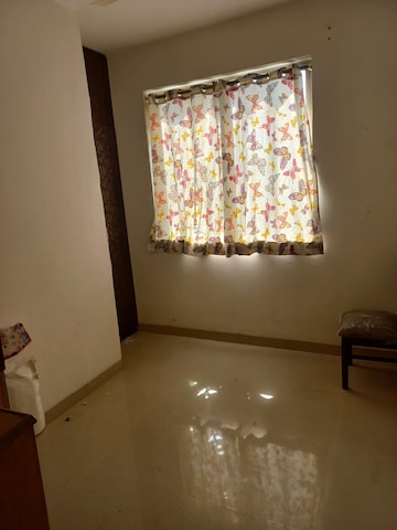 Room in 3 BHK Apartment at Puri Pratham, Sector 84 – for Rent