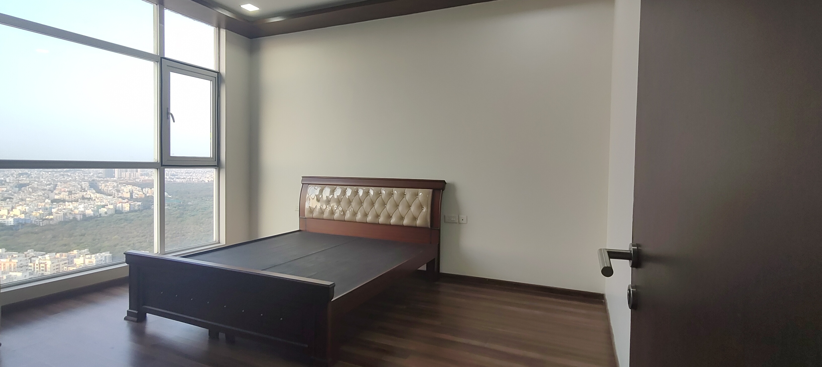 3 BHK + Pooja Room,Servant Room Apartment For Sale in Lodha Bellezza Sky Villas