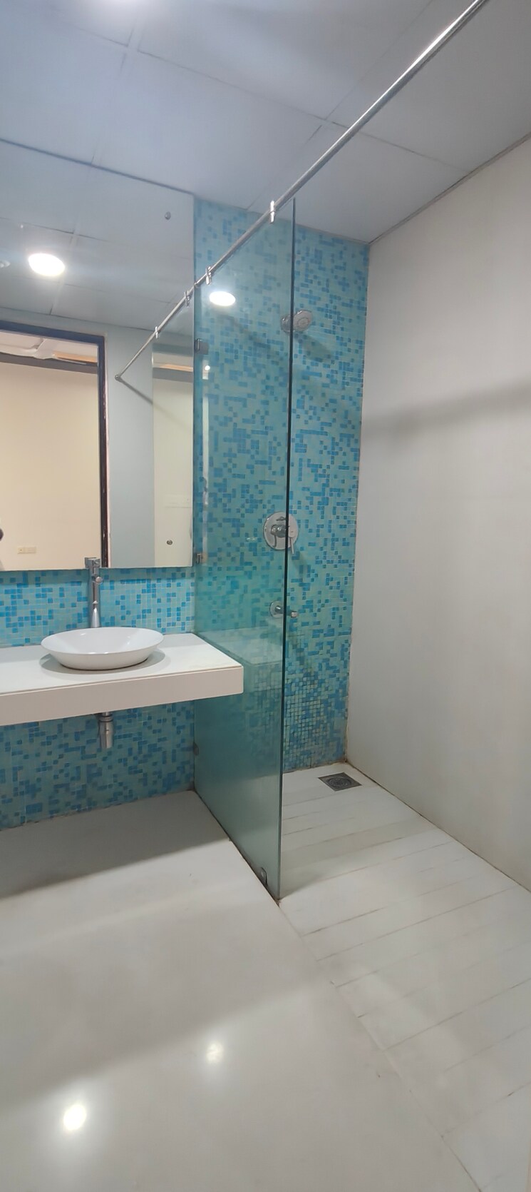 Bathroom, lodha-bellezza-sky-villas 3 Bedroom 3500 Sq.Ft. Apartment In Kukatpally Hyderabad 8445951