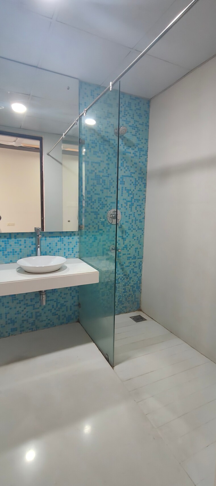 Bathroom, lodha-bellezza-sky-villas 3 Bedroom 3500 Sq.Ft. Apartment In Kukatpally Hyderabad 8445951