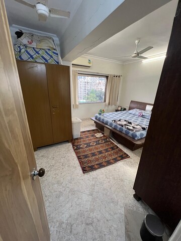 Bedroom in 2.5 BHK Apartment at Bandra West – for Rent