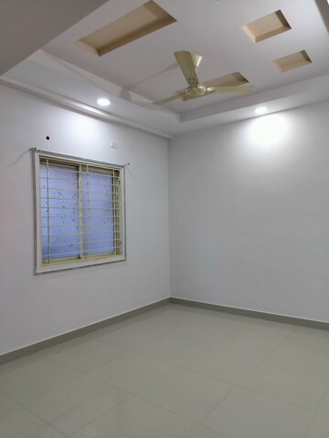 Room in 3 BHK Apartment at Paramount Jewel Apartments, Tolichowki – for Sale