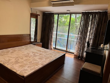 Bedroom in 3 BHK Apartment at Juhu – for Rent