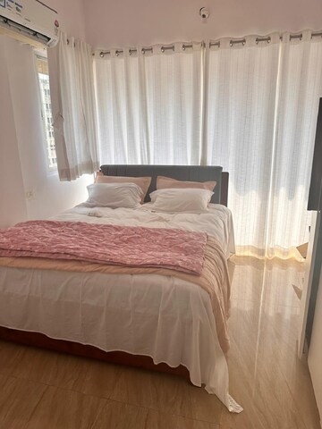Bedroom in 1 BHK Apartment at Khar West – for Rent