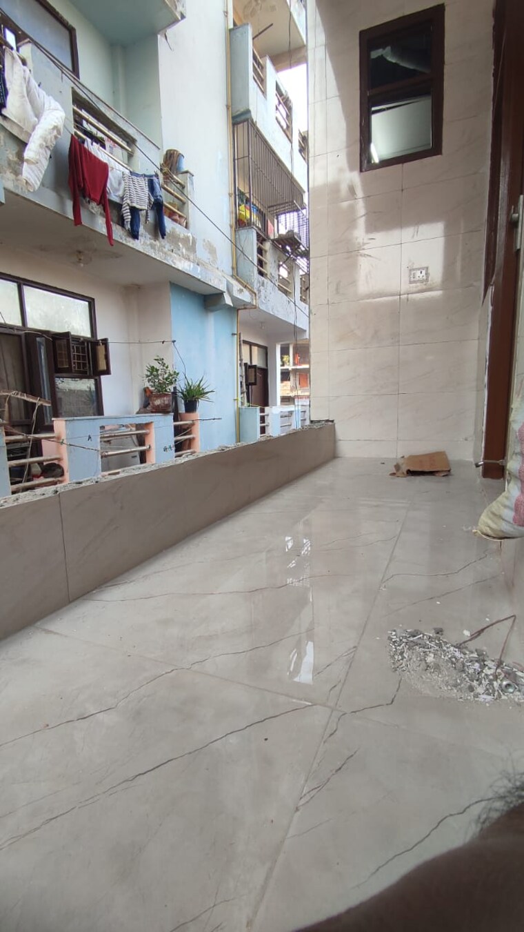 Balcony, budget-homes-2 1 Bedroom 500 Sq.Ft. Builder Floor In Sector 73 Noida 8446048