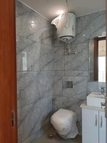Bathroom in 4 BHK Builder Floor at Unitech South City II, Sector 50 – for Rent