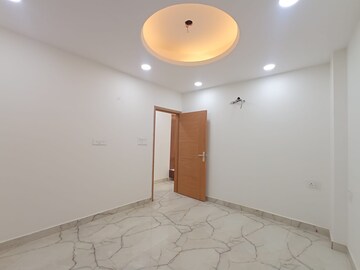 Bathroom in 3 BHK Builder Floor at Sector 72 – for Sale