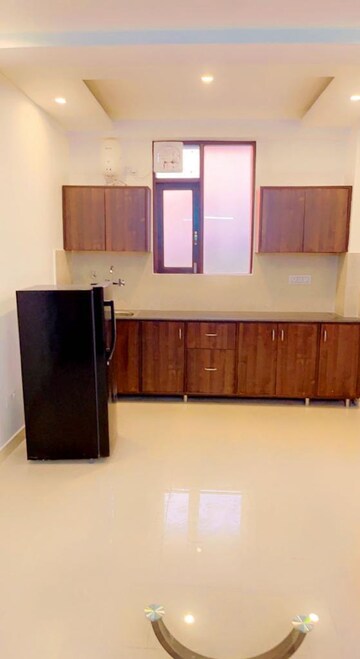Living Room in 1 BHK Builder Floor at Satyam Plaza, Sector 15 – for Rent