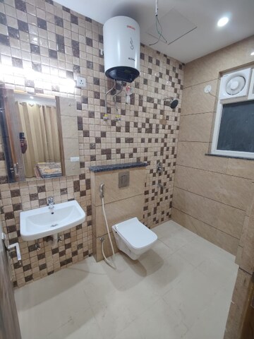 Master Bedroom in 2 BHK Builder Floor at DLF Star Mall, Sector 30 – for Rent
