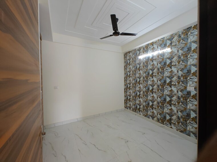 Bathroom, sector 73 2 Bedroom 1000 Sq.Ft. Builder Floor In Sector 73 Noida 8446078