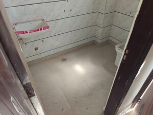 Furnished Amenities in 2 BHK Builder Floor at Sector 73 – for Sale