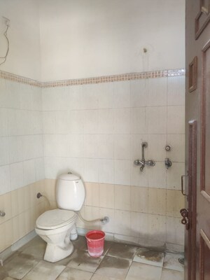 Bathroom in 6 BHK Villa at Pallavpuram – for Sale