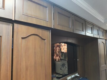 Furnished Amenities in 2 BHK Apartment at Janki Kutir, Bangur Nagar – for Rent